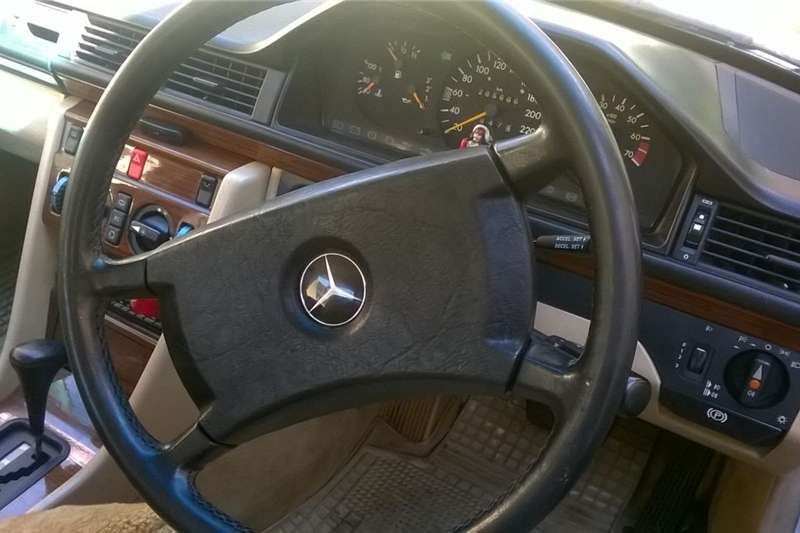  1992 Mercedes Benz 300E 