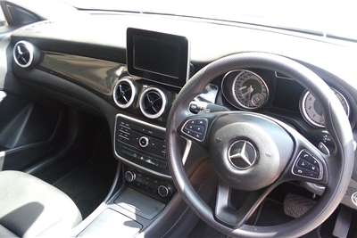  2015 Mercedes Benz CLA CLA200 A/T