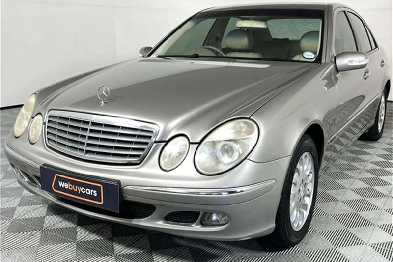 Mercedes Benz E-Class Sedan 2005