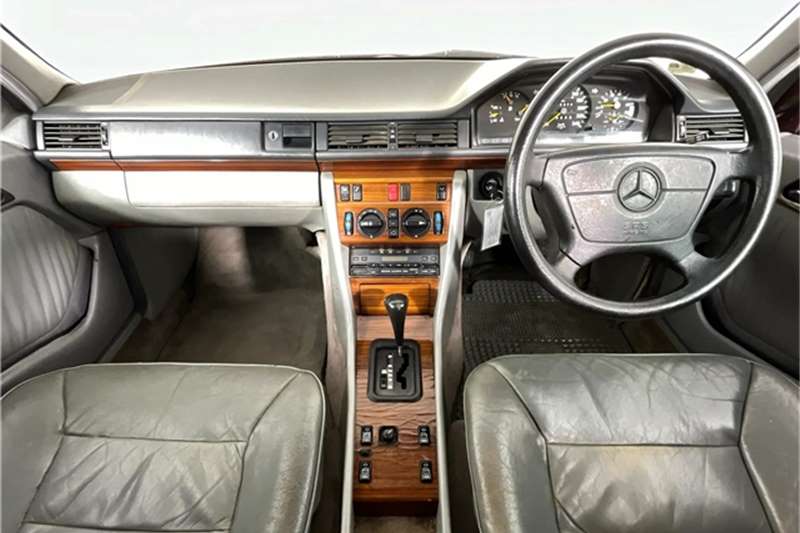 1993 Mercedes Benz E-Class sedan
