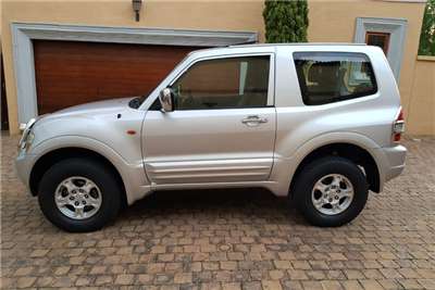  2002 Mitsubishi Pajero Pajero 3-door 3.2DI-D GLS