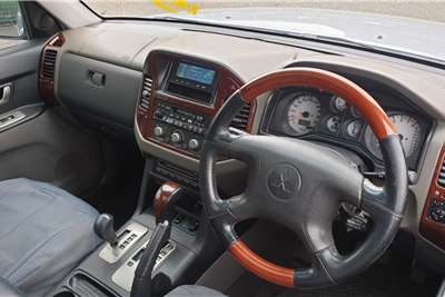  2004 Mitsubishi Pajero Pajero 5-door 3.8 GLS