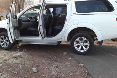  2014 Mitsubishi Triton double cab 