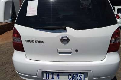 2011 Nissan Grand Livina Grand Livina 1.6 Acenta+