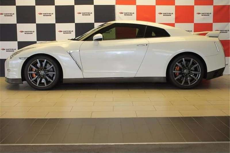 Nissan GT-R Premium Edition 2014