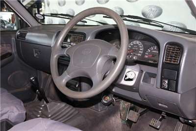  1998 Nissan Hardbody Hardbody 2.4 16V double cab 4x4 SE