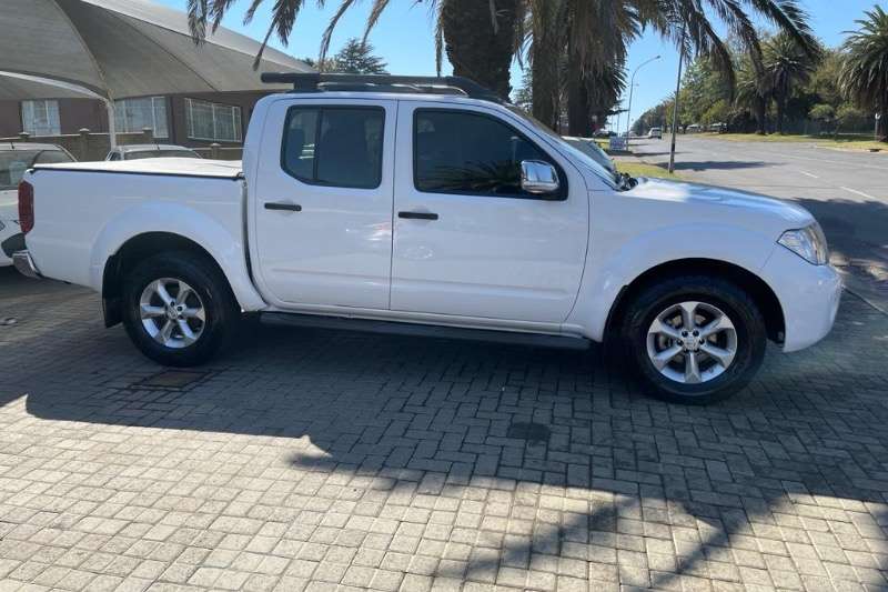 Nissan Navara 2.5dCi double cab LE 2015