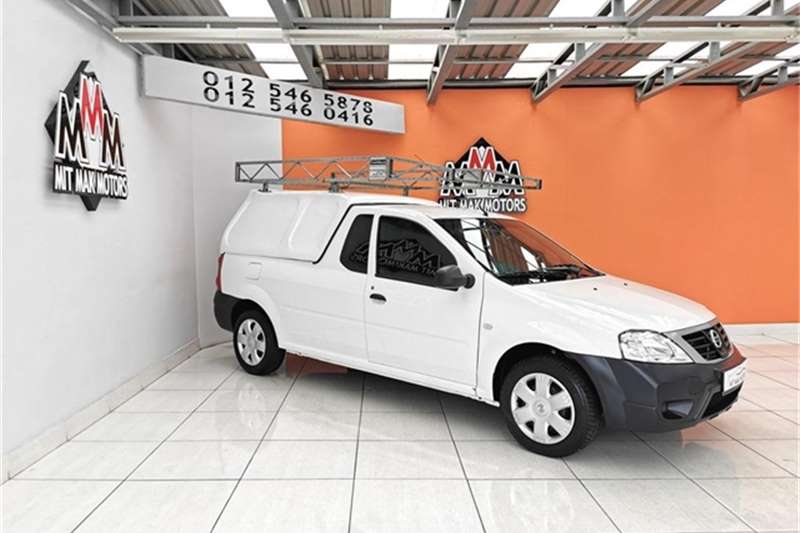 Nissan np200 best sale roof racks