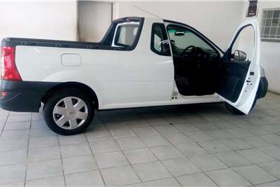  2011 Nissan NP200 