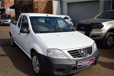 2014 Nissan NP200