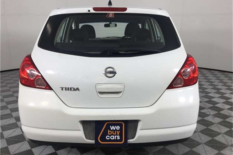 Nissan Tiida hatch 1.6 Visia+ 2009