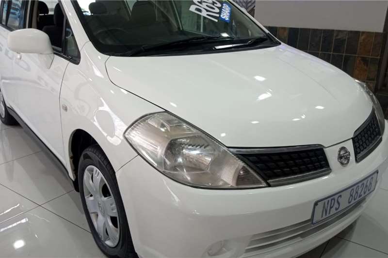 Nissan Tiida hatch 1.6 Visia+ 2012