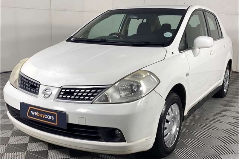 Nissan Tiida sedan 1.6 Visia 2012