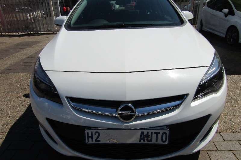 Opel Astra 1.4 Essentia 2015