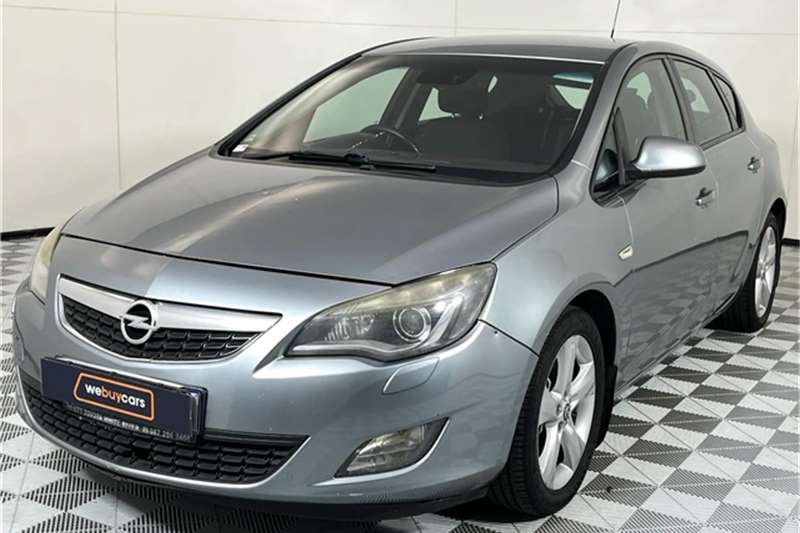 Opel Astra hatch 1.4 Turbo Enjoy 2013