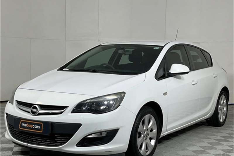 Opel Astra hatch 1.4 Turbo Essentia Plus 2013
