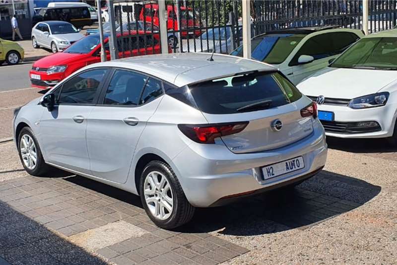 2017 Opel Astra hatch