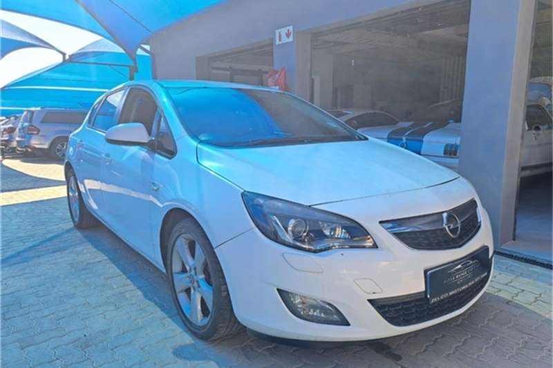 Opel Astra hatch1.6 Turbo Sport 2012