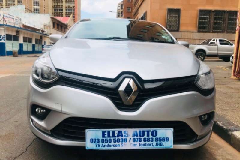 Renault Clio 1.4 Expression 3-door 2020