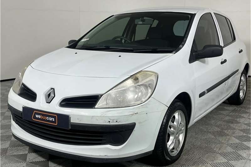 Used 2007 Renault Clio 1.6 Expression 5 door automatic