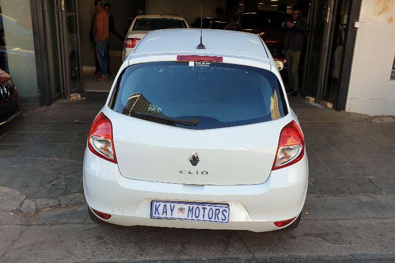 Renault Clio 1 6 Extreme 5 Door Automatic For Sale In Gauteng Auto Mart