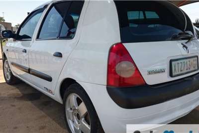  2003 Renault Clio 