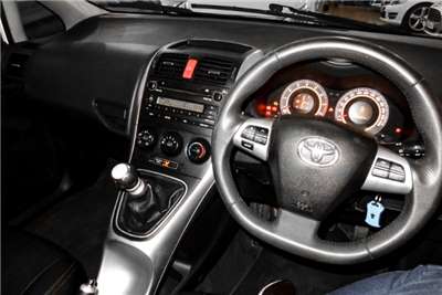  2012 Toyota Auris 