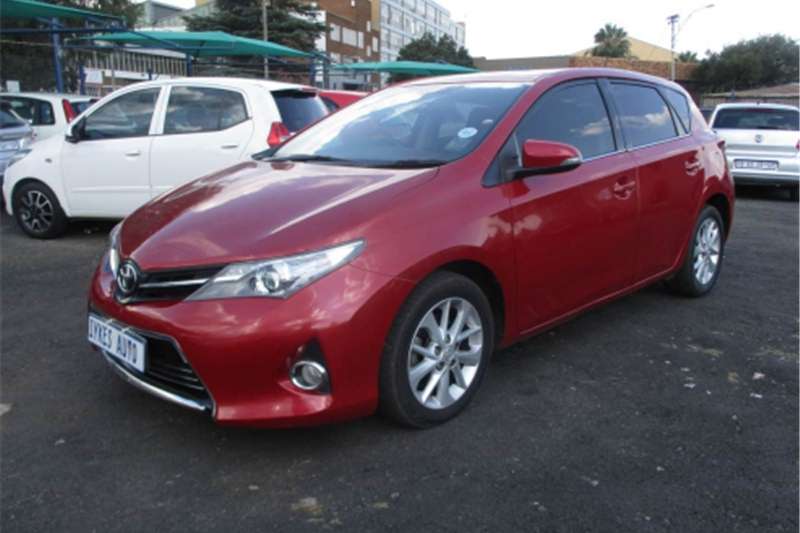 Toyota Auris 1.6 xr reverse cam  leather int  6 speed gearbox   0