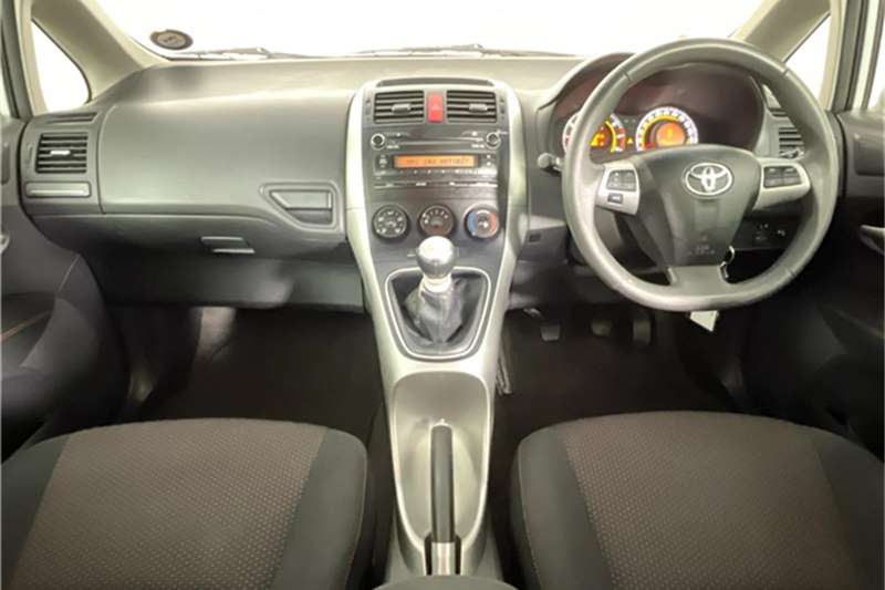 2012 Toyota Auris