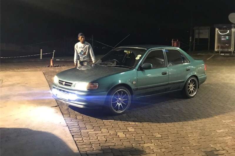 Toyota Corolla 160i GLE 1999