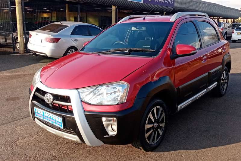 Toyota Etios Cross 1.5 Xs 5Dr 2016