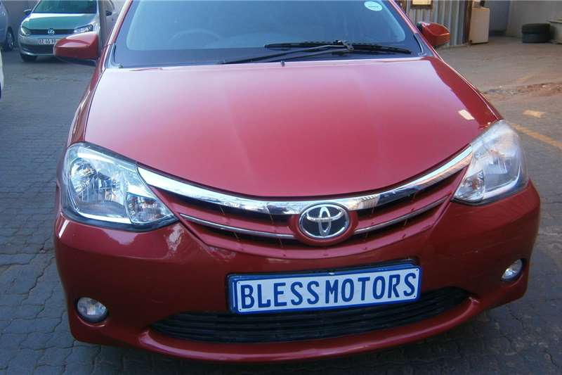 Toyota Etios hatch 1.5 Xi 2014