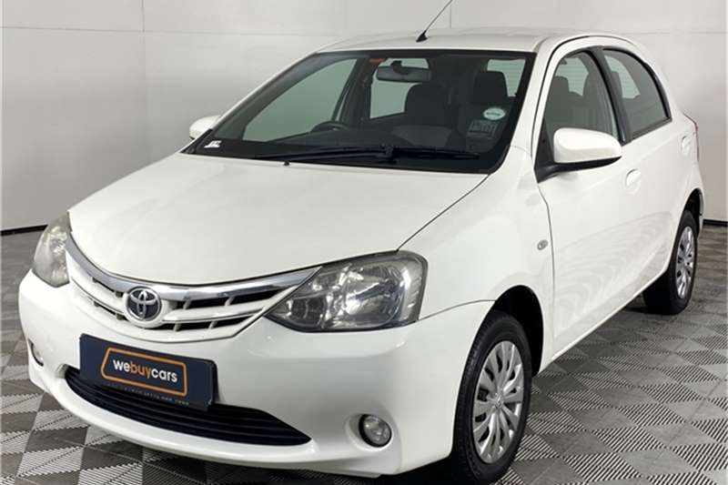 Toyota Etios hatch 1.5 Xi 2014