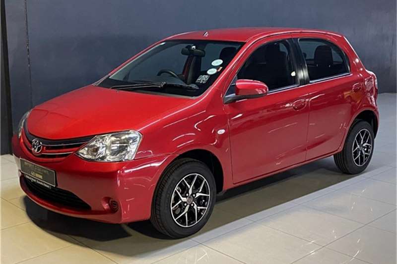 Toyota Etios hatch 1.5 Xi 2020