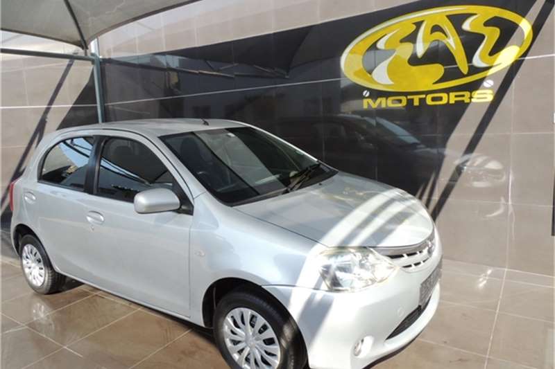 Toyota Etios hatch 1.5 Xs 2012