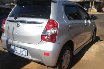  2013 Toyota Etios Etios hatch 1.5 Xs