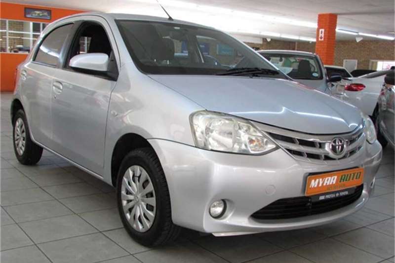 Toyota Etios hatch 1.5 Xs 2013