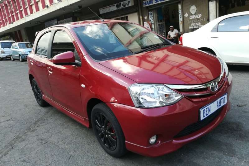 Toyota Etios hatch 1.5 Xs 2015