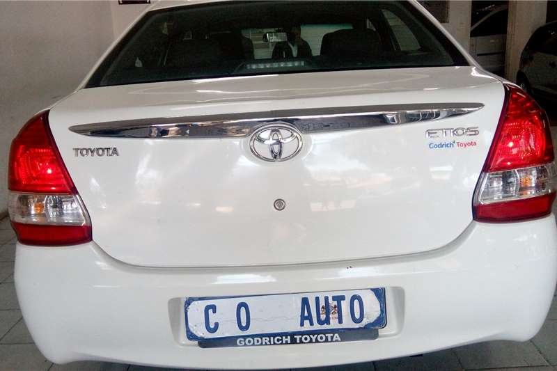Toyota Etios sedan 1.5 2016
