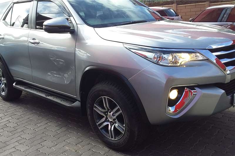 Toyota Fortuner 2.4GD-6 R/B A/T 2019