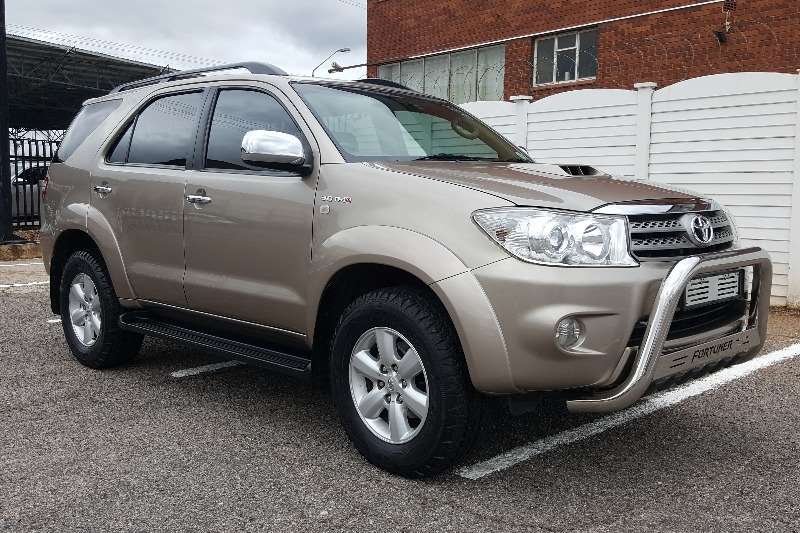 Toyota Fortuner 3.0D-4D 4x4 automatic 2011
