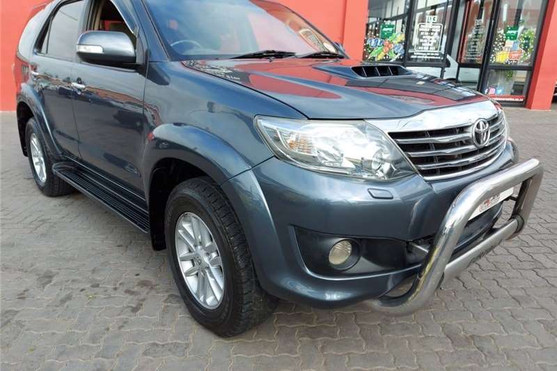 Toyota Fortuner 3.0D 4D 4x4 automatic 2012