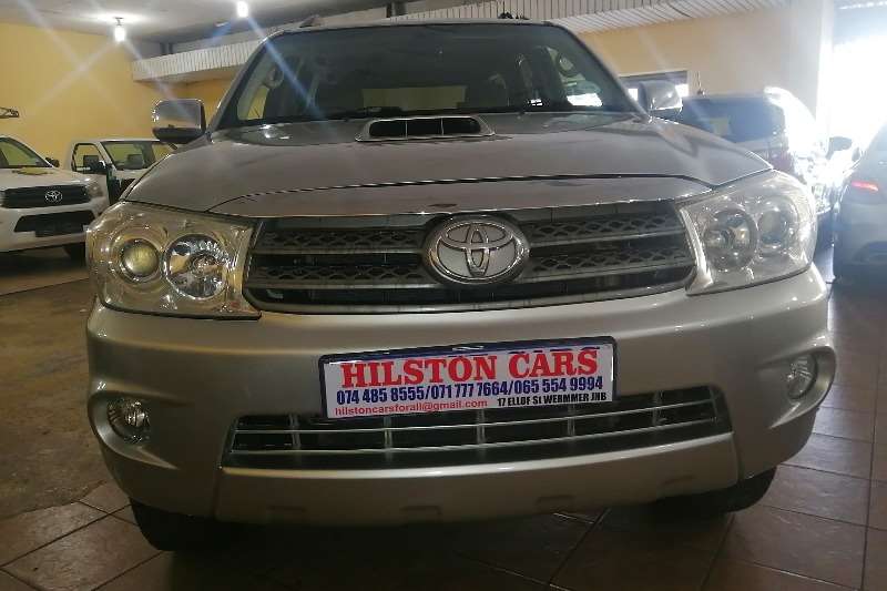 Toyota Fortuner 3.0D-4D auto 2011