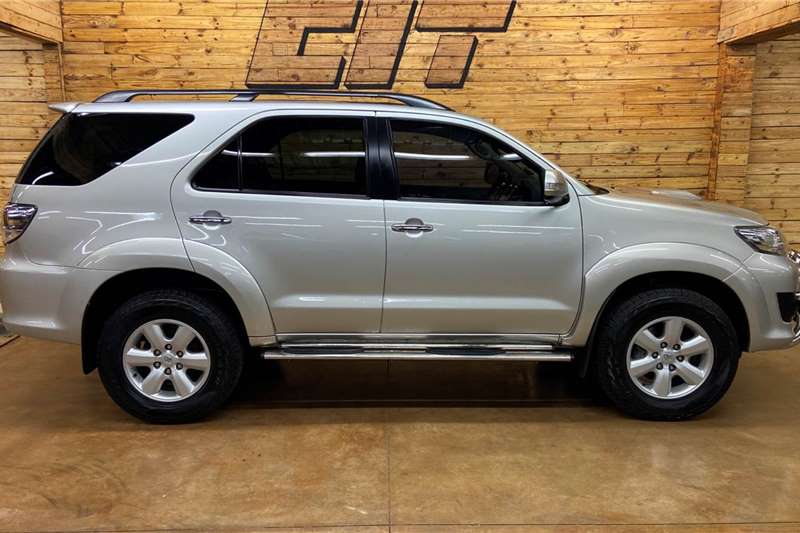 Toyota Fortuner 3.0D-4D Heritage Edition automatic 2012