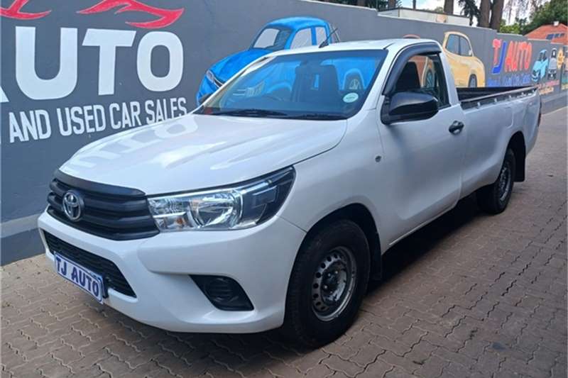 Toyota Hilux 2.4GD (aircon) 2016