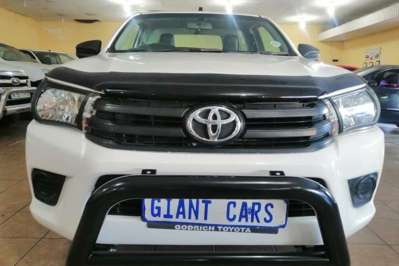 Toyota Hilux 2.4GD (aircon) 2017