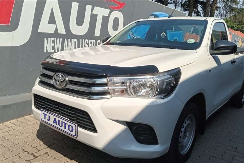 Toyota Hilux 2.4GD (aircon) 2018