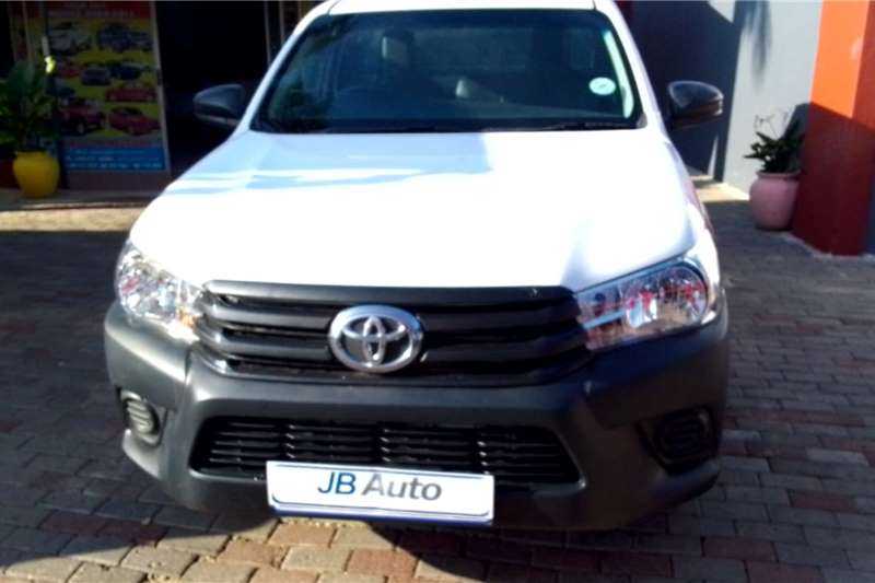 Toyota Hilux 2.4GD (aircon) 2018