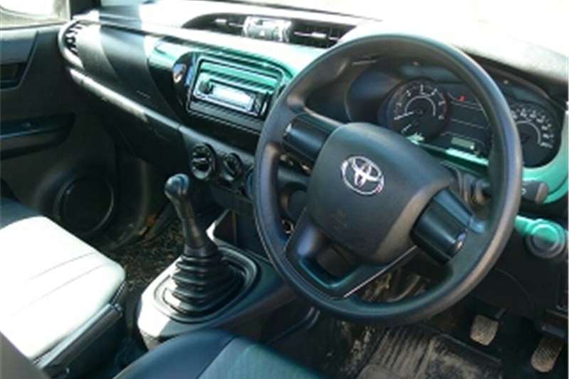 Toyota Hilux 2.5D-4D double cab 4x4 SRX 2014