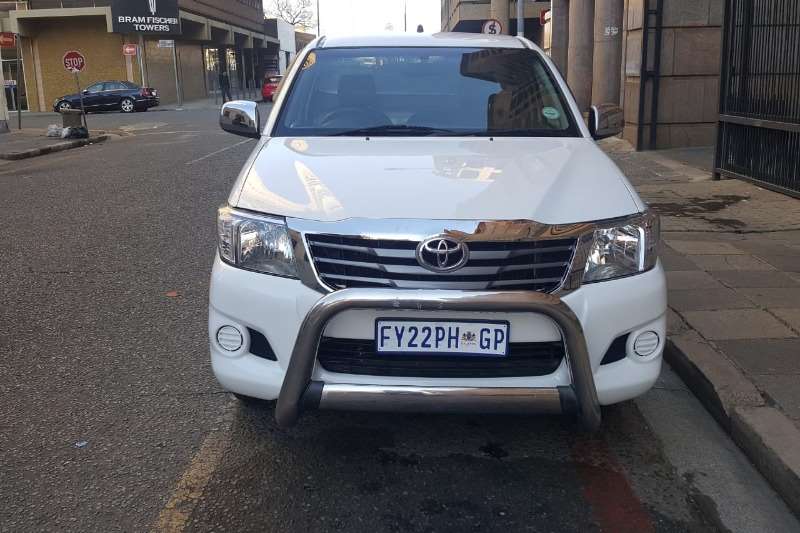 Toyota Hilux 2.5D-4D S 2011